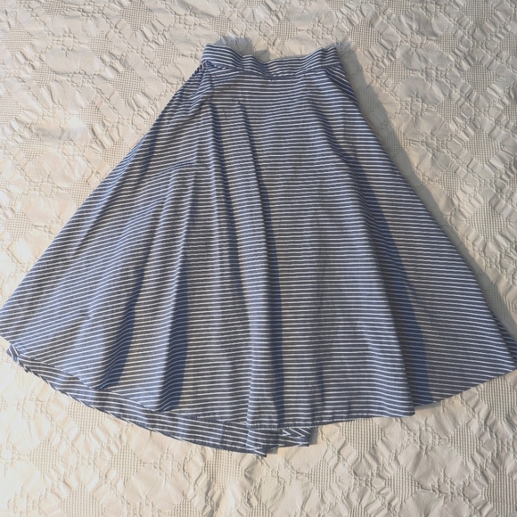 Uniqlo Poodle Skirt blue with white strips - Picture 1 of 6